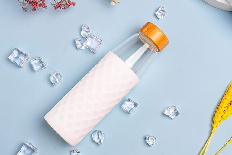Bamboo covered silicone covered glass water bottle 5 1 Bamboo covered silicone covered glass water bottle 5 1