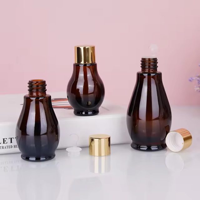 Glass bottle with aluminum and gold cap 4 Glass bottle with aluminum and gold cap 4