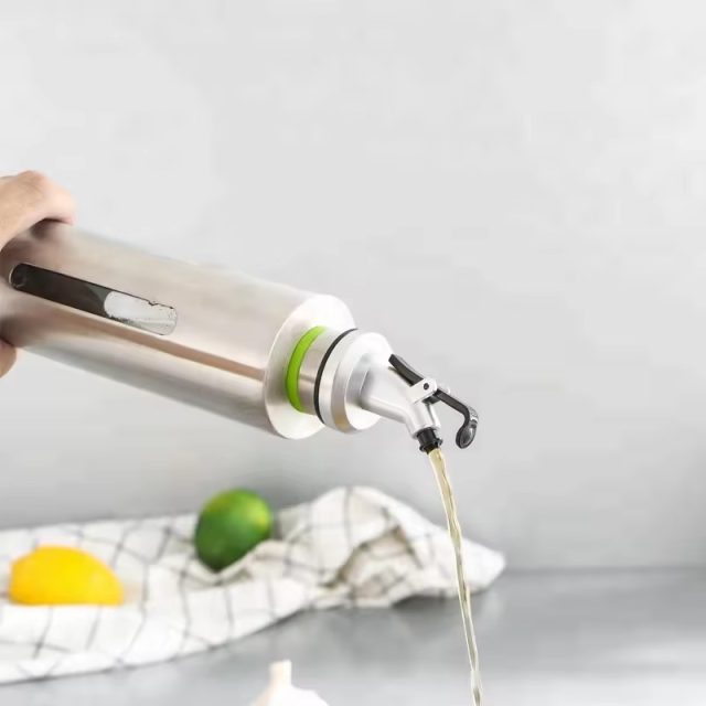 Seasoning glass bottle refueling machine 1 Seasoning glass bottle refueling machine 1