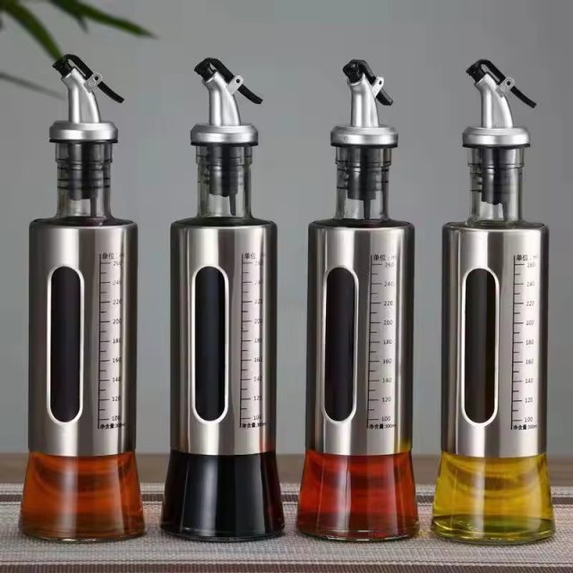 Stainless steel oil bottle soy sauce bottle with scale 4 Stainless steel oil bottle soy sauce bottle with scale 4